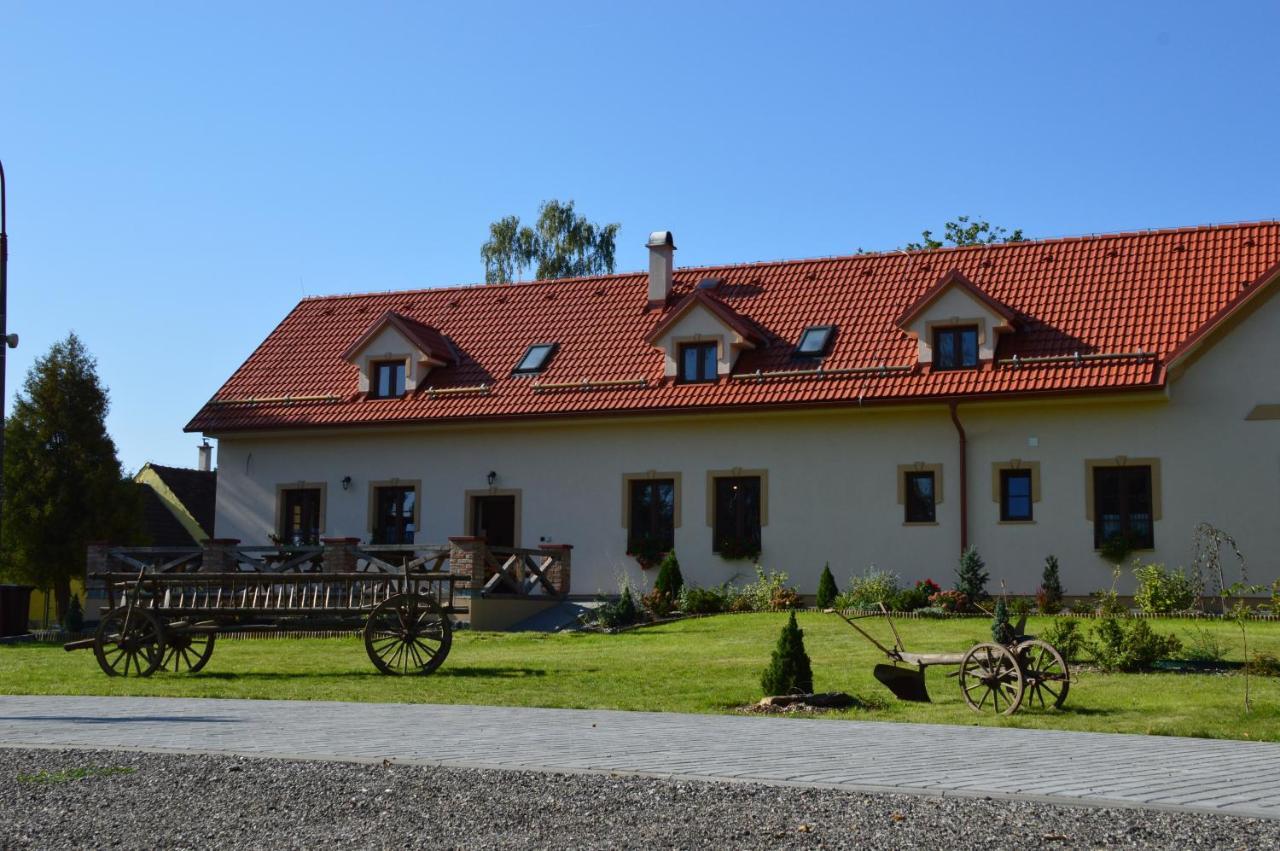 Penzion U Podkovare Trebon Exterior photo